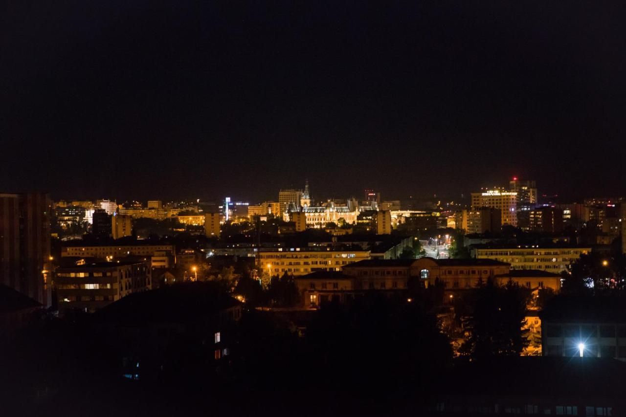 Panorama View Apartment 2Km To Palas Iasi Buitenkant foto